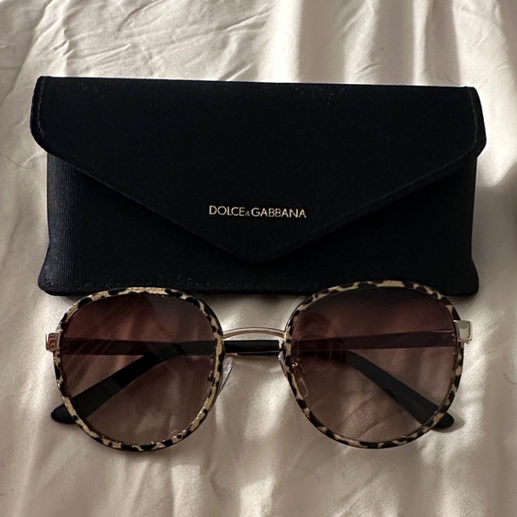 Dolce & Gabbana Leopard Sunglasses - Picture 3 of 4